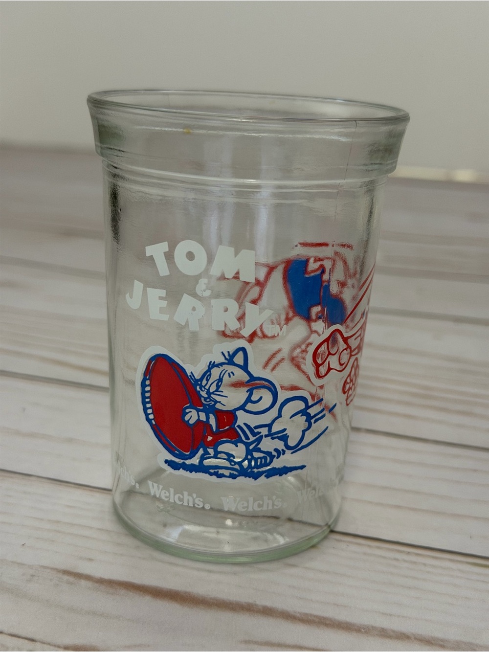 Vtg 1991 Welch's Jelly Juice Glass Tumbler Tom & Jerry Football Cat Mouse Chase